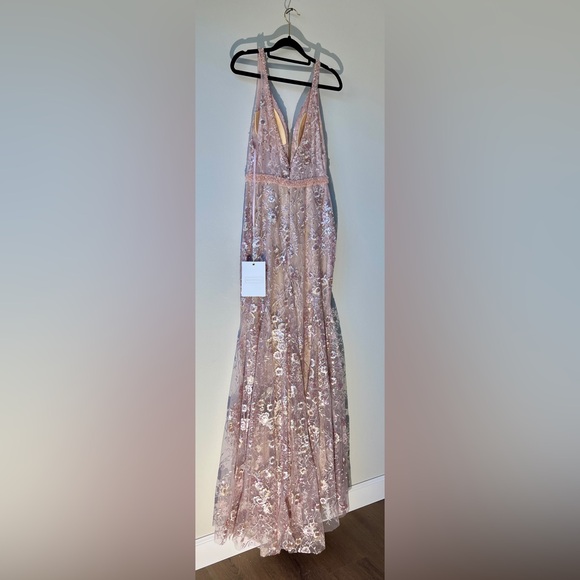 Mac Duggal embroidered floral pink a-line plunge gown - 67481 - Picture 10 of 14